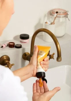 THE BODY SHOP Detergenti E Tonici | Per Tipo Di Prodotto-Olio-Gel Detergente Oils Of Life™