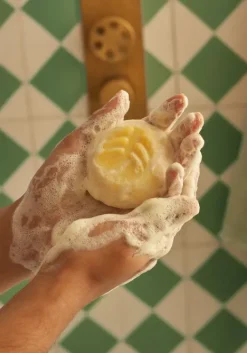 THE BODY SHOP Shampoo | Vedi Tutti Capelli-Saponetta Shampoo Solido Banana